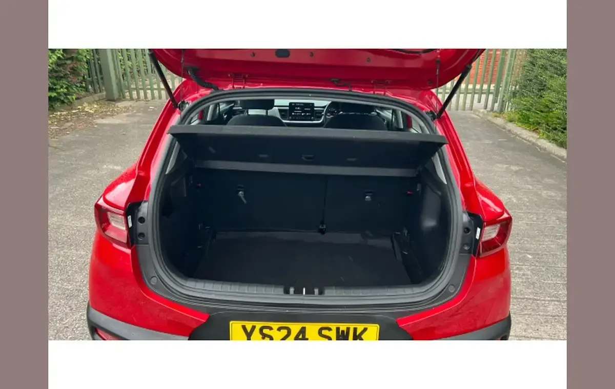Used Kia Stonic 101 HP (74 kW) 2024 Red SUV