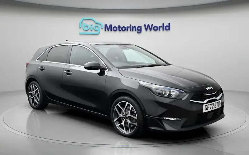 Usado Kia Ceed 160 HP (117 kW) 2021 Preto Citadino