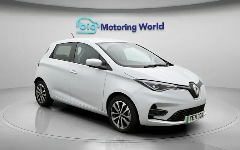 Used Renault Zoe GT-Line 100 kW (136 HP) 2021 White Hatchback