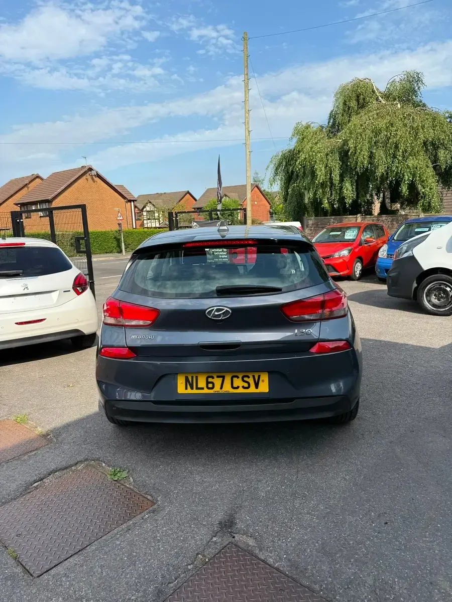 Used Hyundai i30 SE 120 HP (88 kW) 2017 Grey Hatchback