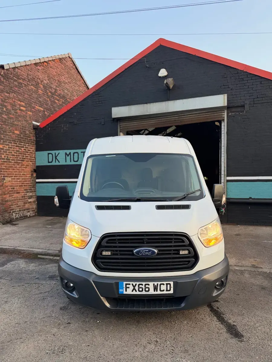 Used Ford Transit 100 HP (73 kW) 2016 White Van