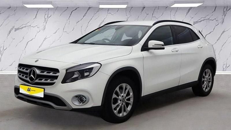 Used Mercedes GLA200 SE 156 HP (114 kW) 2018 White SUV