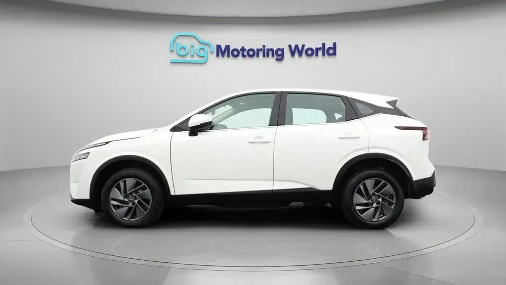 Used Nissan Qashqai Acenta Premium 140 HP (102 kW) 2023 White SUV