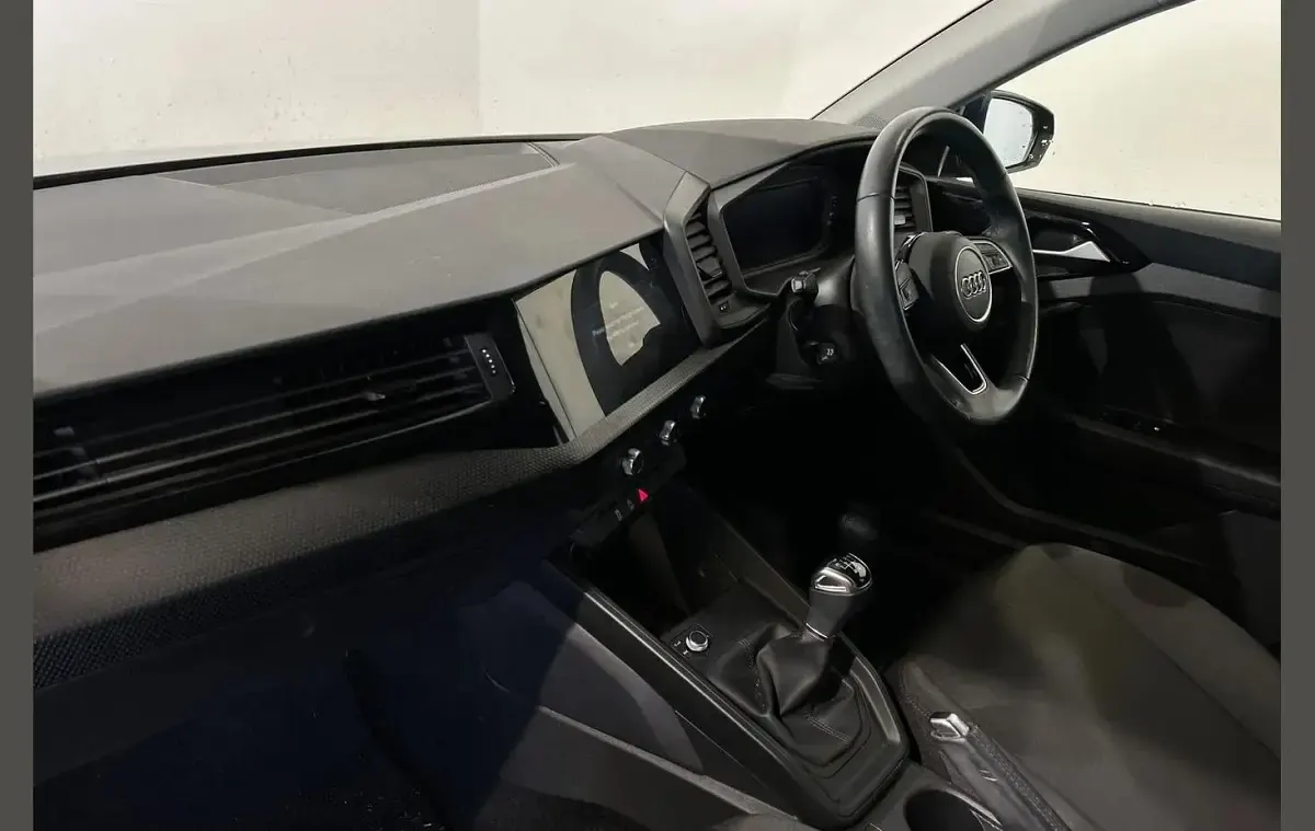 Used Audi A1 Design 94 HP (69 kW) 2023 Blue SUV