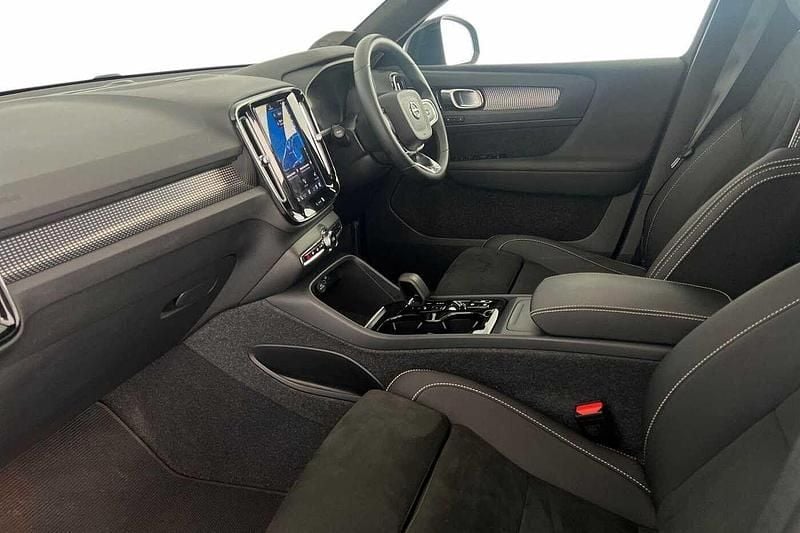 Used Volvo XC40 Ultimate 197 HP (144 kW) 2023 Fjord blue SUV