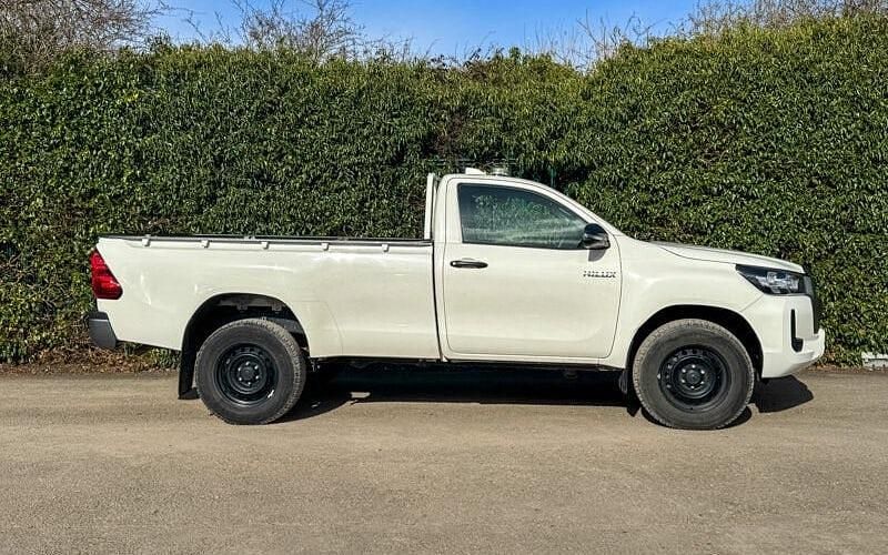 Used Toyota HiLux Active 150 HP (110 kW) 2024 Pickup