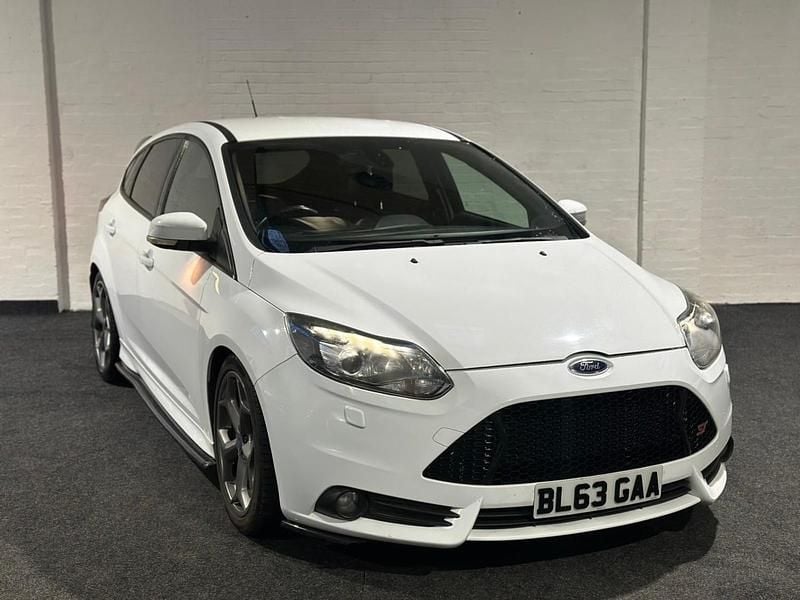 Used Ford Focus ST 2013 White Hatchback