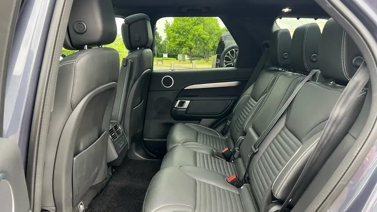 Used Land Rover Discovery 5 HSE Dynamic 2024 Blue SUV