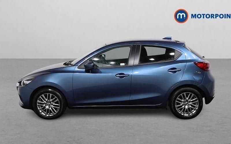 Usado Mazda 2 Inclusive 90 HP (66 kW) 2022 Azul Citadino