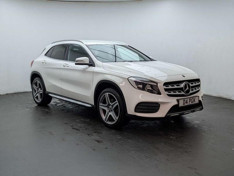 Used Mercedes GLA200 AMG line 136 HP (100 kW) 2018 White SUV