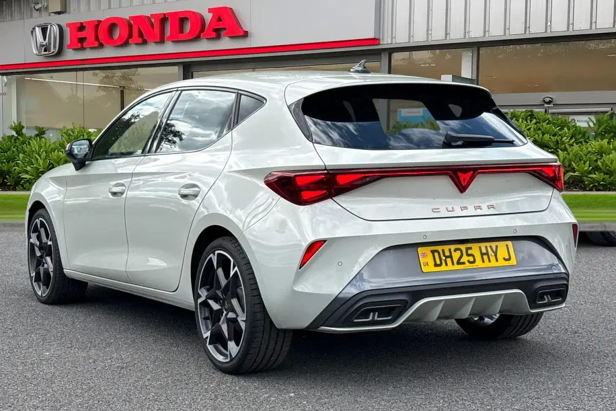 Used Cupra Leon 150 HP (110 kW) 2025 Grey Hatchback