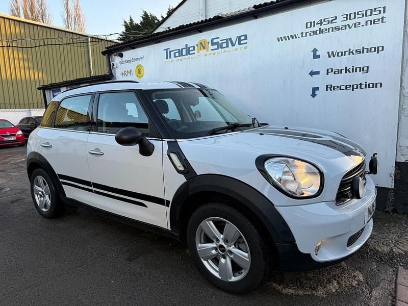 White Used 2015 Mini ONE Hatchback | £9,995 (Fair price) - Image 1/4
