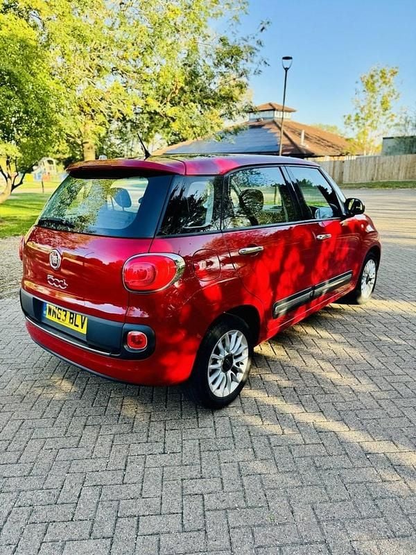 Used Fiat 500L Lounge 85 HP (62 kW) 2013 Red MPV