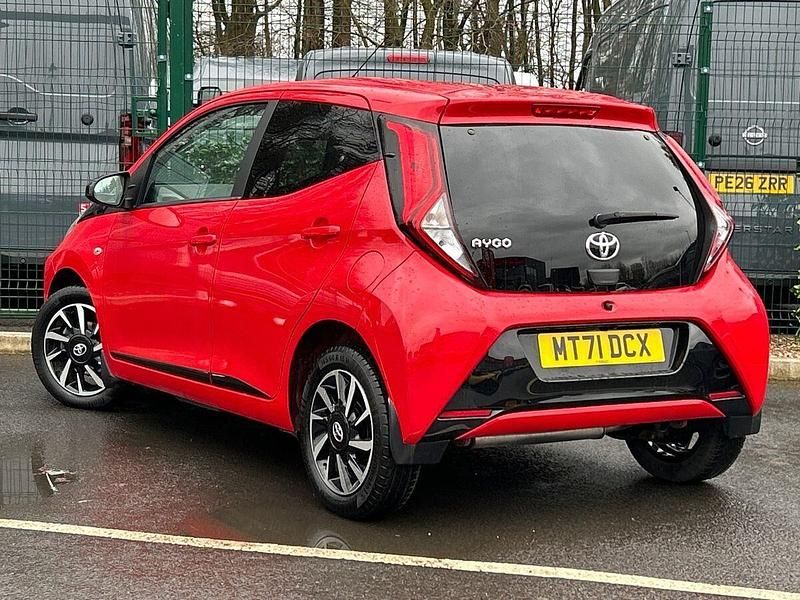 Used Toyota Aygo Trend 71 HP (52 kW) 2021 Red Hatchback