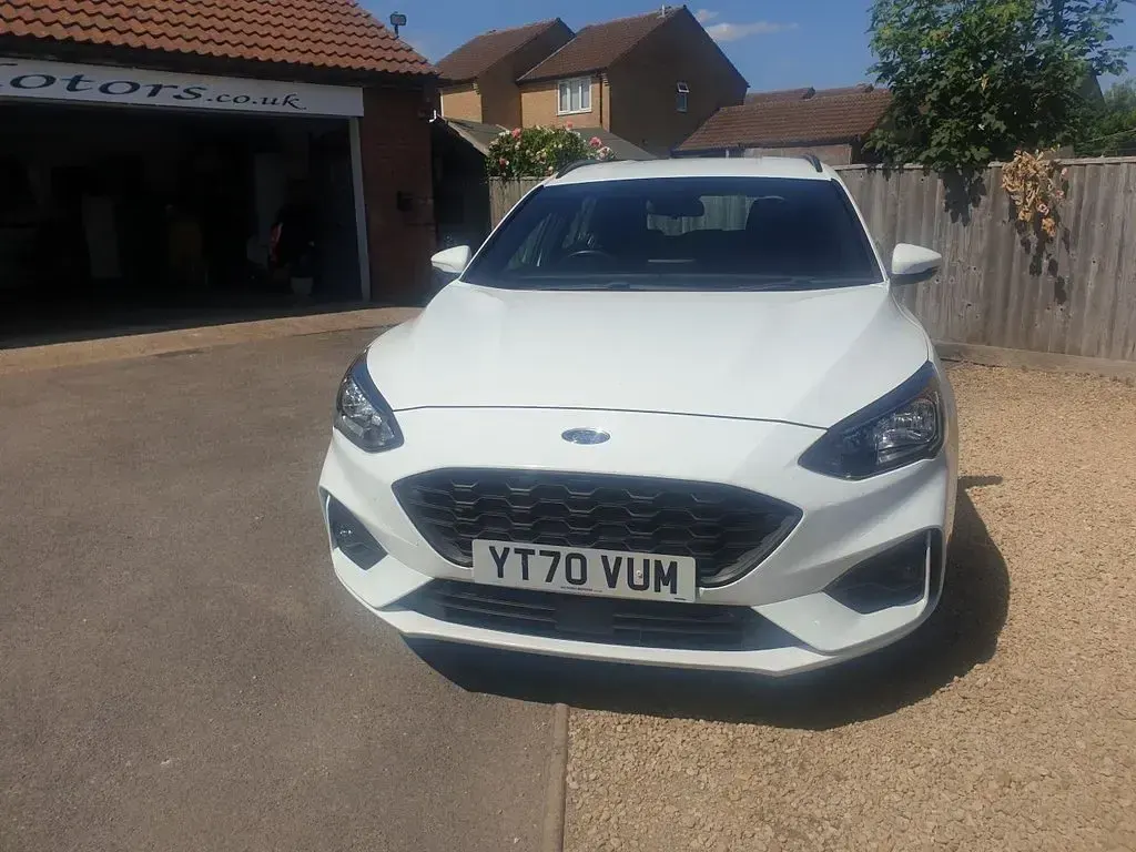 Used Ford Focus ST-Line 120 HP (88 kW) 2020 White Estate