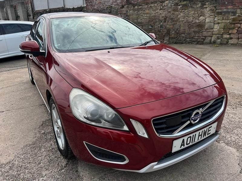 Used Volvo S60 SE 2011 Red Sedan