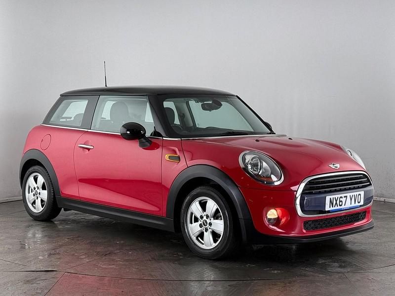 Used Mini Cooper Hatch 136 HP (100 kW) 2017 Red Hatchback