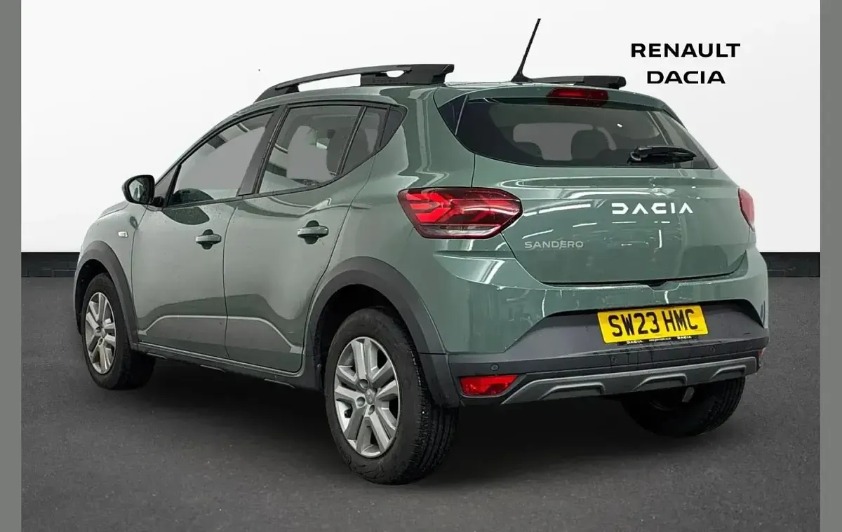 Used Dacia Sandero Expression 90 HP (66 kW) 2023 Green Hatchback