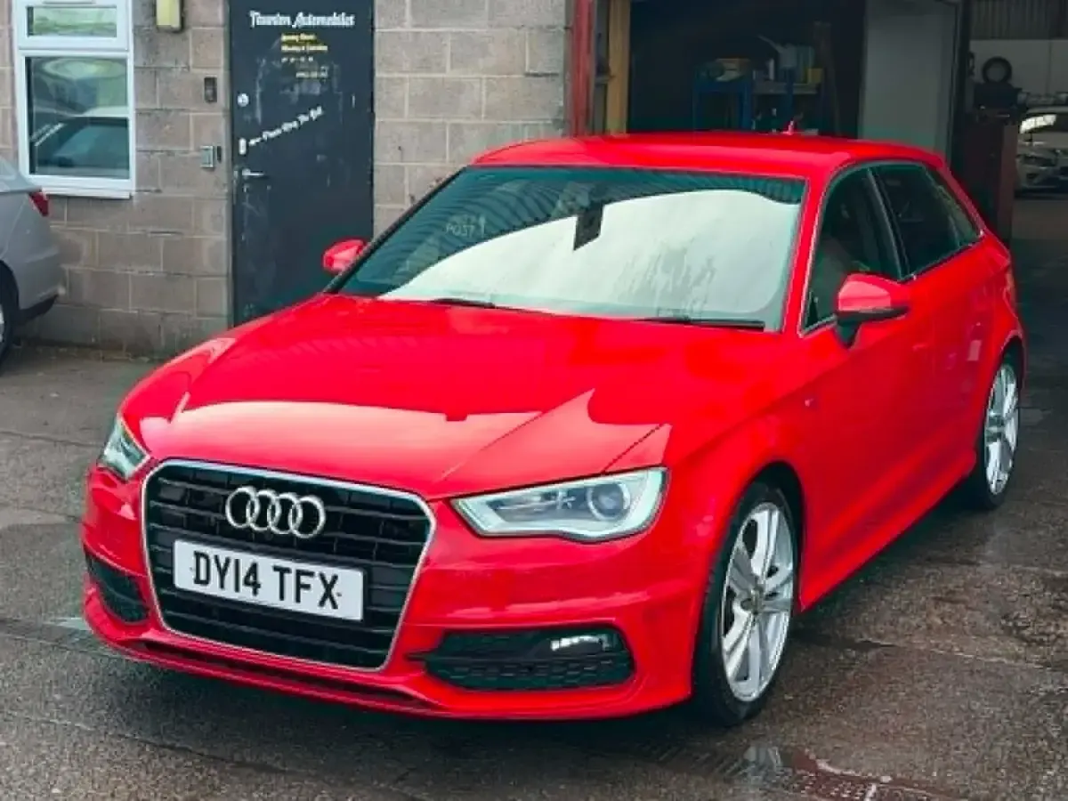 Used Audi A3 S-Line 148 HP (108 kW) 2014 Red Hatchback