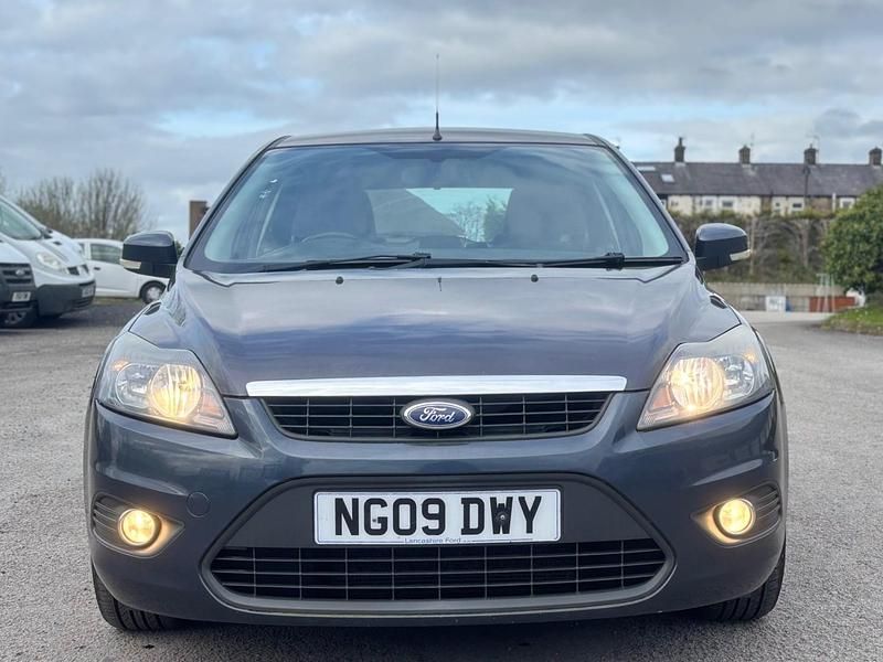 Used Ford Focus Zetec 2009 Grey Hatchback
