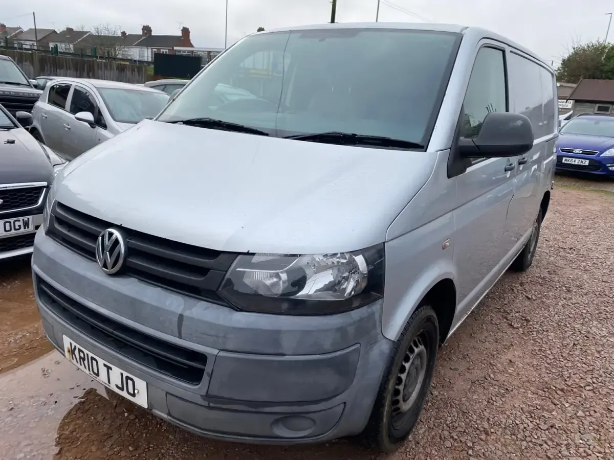 Usado VW Transporter 102 HP (75 kW) 2010 Prateado Van
