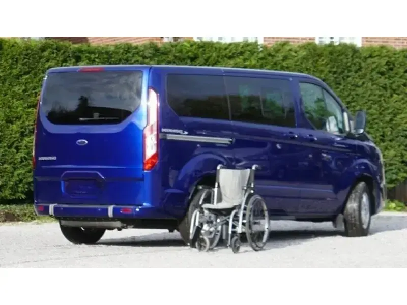 Used Ford Tourneo Titanium 130 HP (95 kW) 2018 Blue MPV