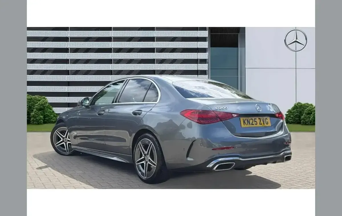 Usado Mercedes C200 AMG line 200 CV (147 kW) 2025 Gris Berlina