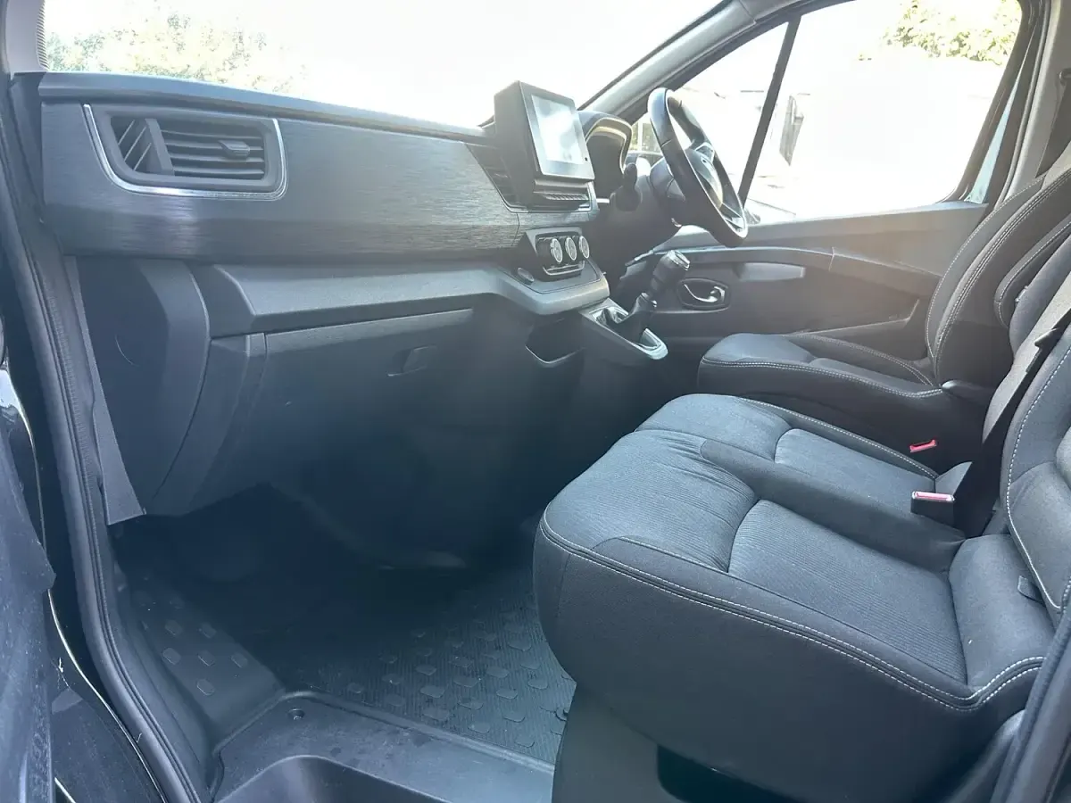 Used Renault Trafic 2024 Black MPV