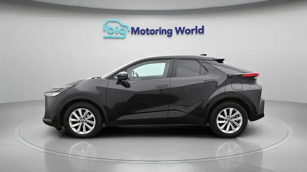 Second-hand Toyota C-HR 140 CP (102 kW) 2024 Negru SUV