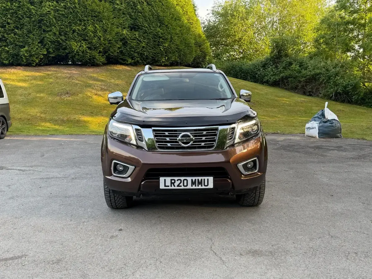 Used Nissan Navara Tekna 190 HP (139 kW) 2020 Bronze Pickup