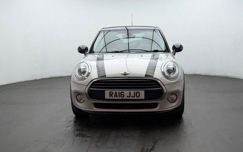 Used Mini Cooper Hatch 136 HP (100 kW) 2016 Silver Hatchback