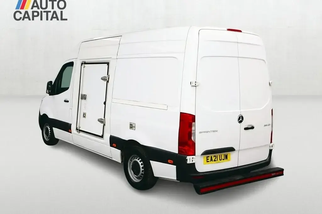 Used Mercedes Sprinter Progressive 150 HP (110 kW) 2021 White Van