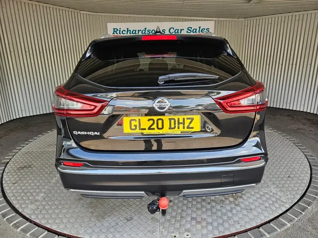 Used Nissan Qashqai N-Connecta 150 HP (110 kW) 2020 Black SUV