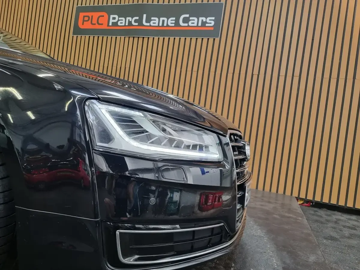 Used Audi A8 Comfort 254 HP (186 kW) 2015 Black Sedan