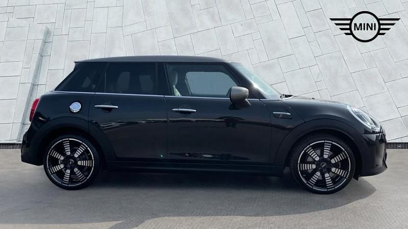 Used Mini Cooper S Exclusive 176 HP (129 kW) 2022 Black Hatchback