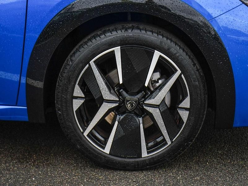 Used Peugeot 208 GT 99 HP (72 kW) 2025 Blue Hatchback