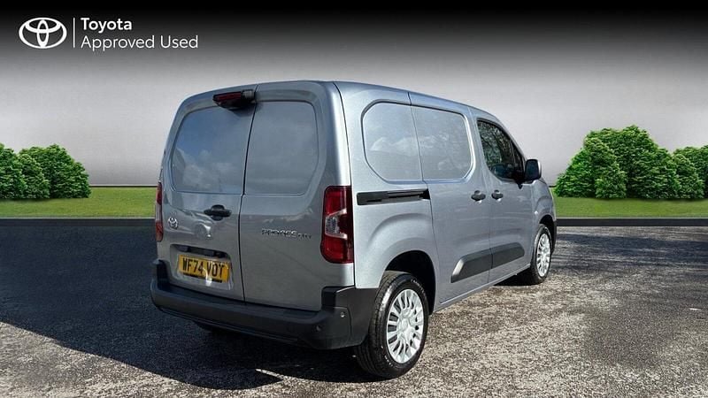 Used Toyota Proace City City 100 HP (73 kW) 2024 Silver shadow MPV