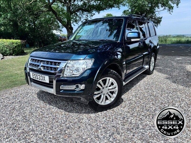 Green Used 2015 Mitsubishi Shogun SUV | £15,999 (Fair price) - Image 1/4