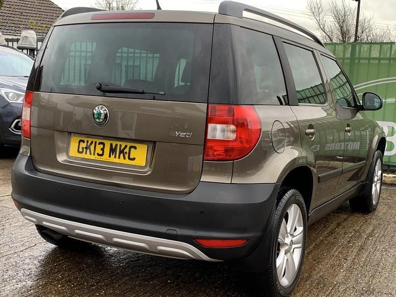 Used Skoda Yeti SE 105 HP (77 kW) 2013 Brown SUV
