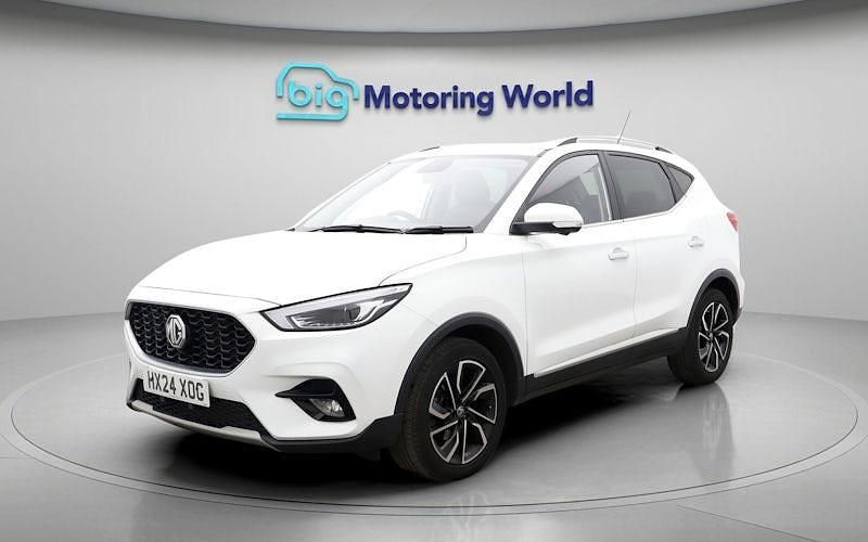 Used MG ZS Exclusive 111 HP (81 kW) 2024 White Hatchback