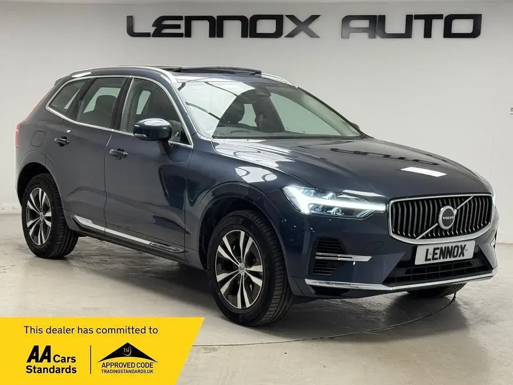 Usado Volvo XC60 Core 2023 Azul SUV