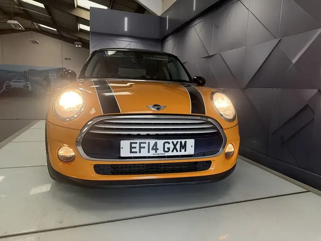 Used Mini Cooper D Hatch 116 HP (85 kW) 2014 Orange Hatchback