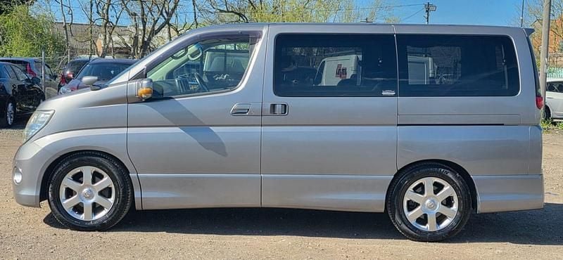 Used Nissan Elgrand 2009 Grey MPV