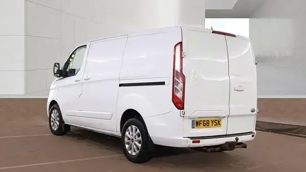 Used Ford Transit Custom Limited 170 HP (125 kW) 2018 White Van