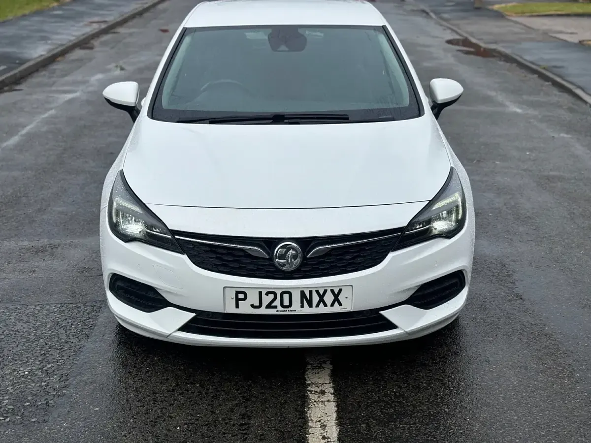 Used Vauxhall Astra Elite 2020 White Hatchback