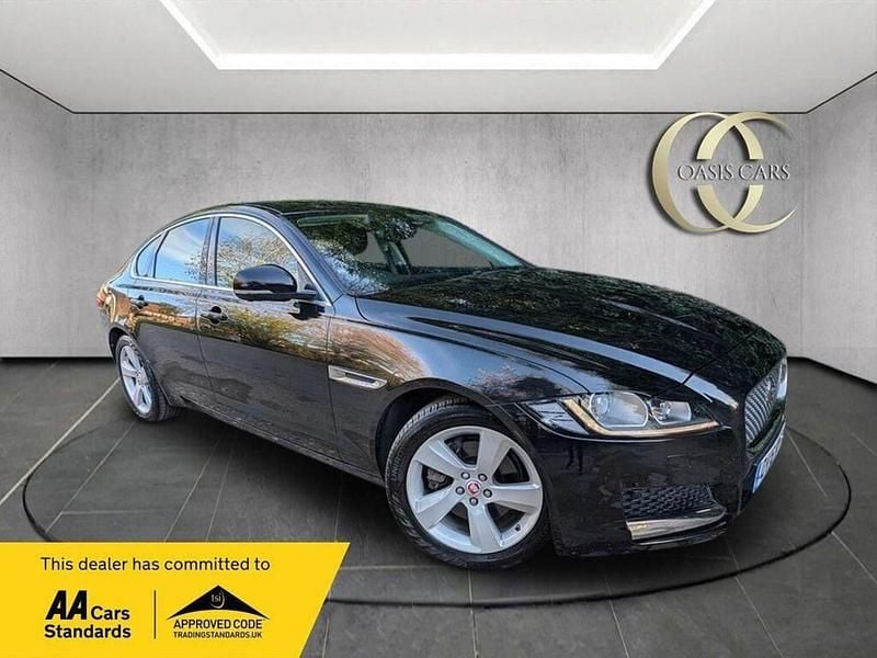 Second-hand Jaguar XF Portfolio 180 CP (132 kW) 2016 Negru Berlinǎ