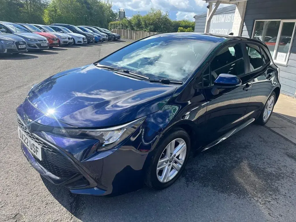 Used Toyota Corolla 122 HP (89 kW) 2022 Blue Hatchback
