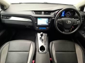 Used Toyota Avensis Design 147 HP (108 kW) 2018 Silver Sedan
