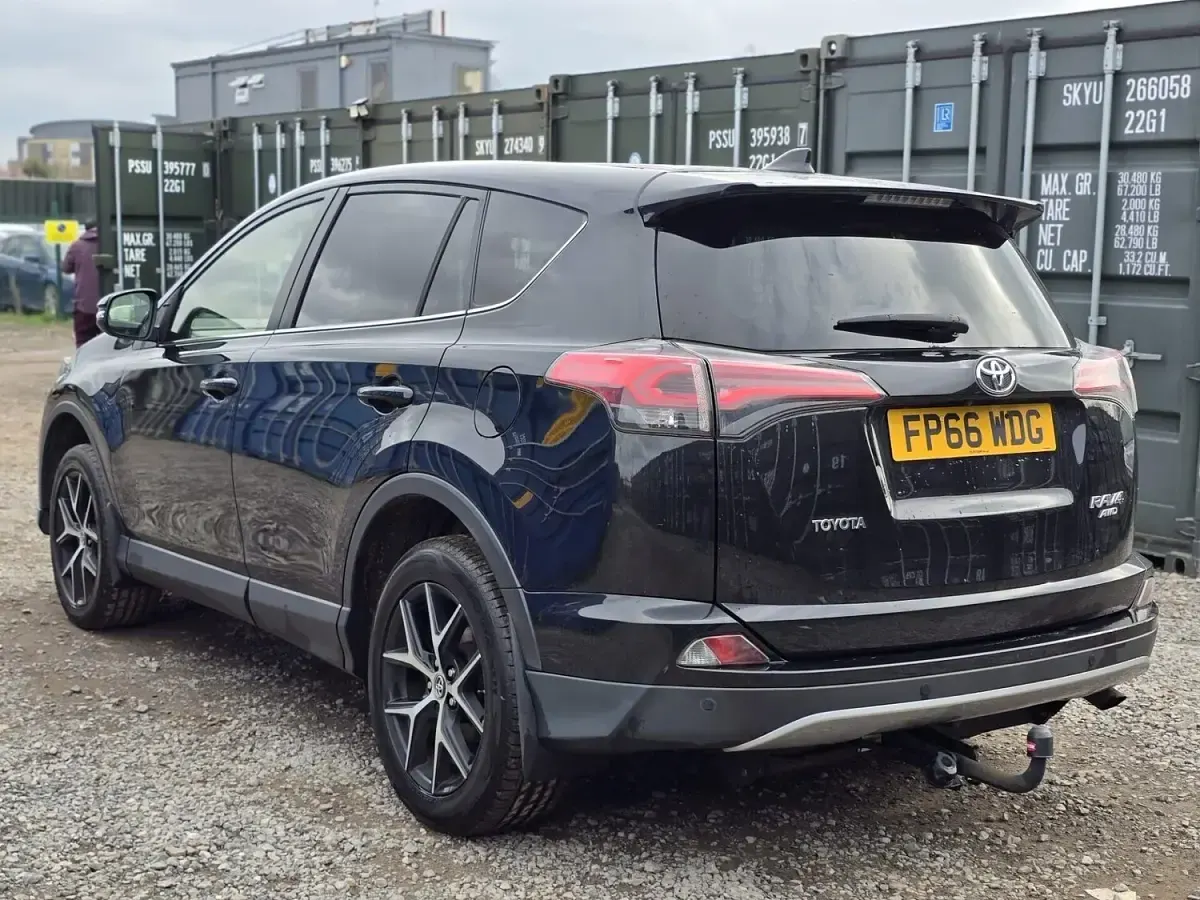 Used Toyota RAV4 151 HP (111 kW) 2016 Black SUV
