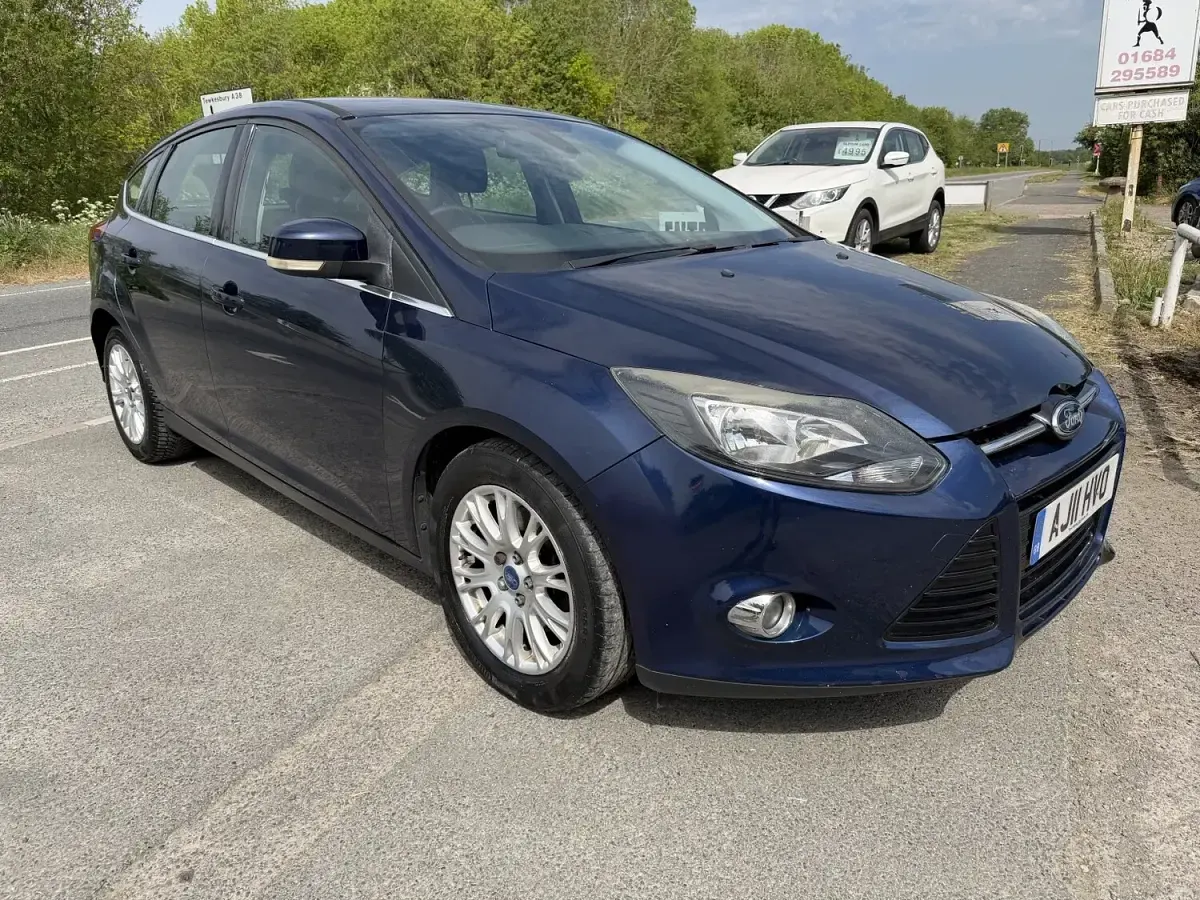 Used Ford Focus Titanium 125 HP (91 kW) 2011 Blue Hatchback